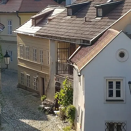 Apartment At The Golden Ram