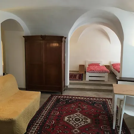 At The Golden Ram Appartement *